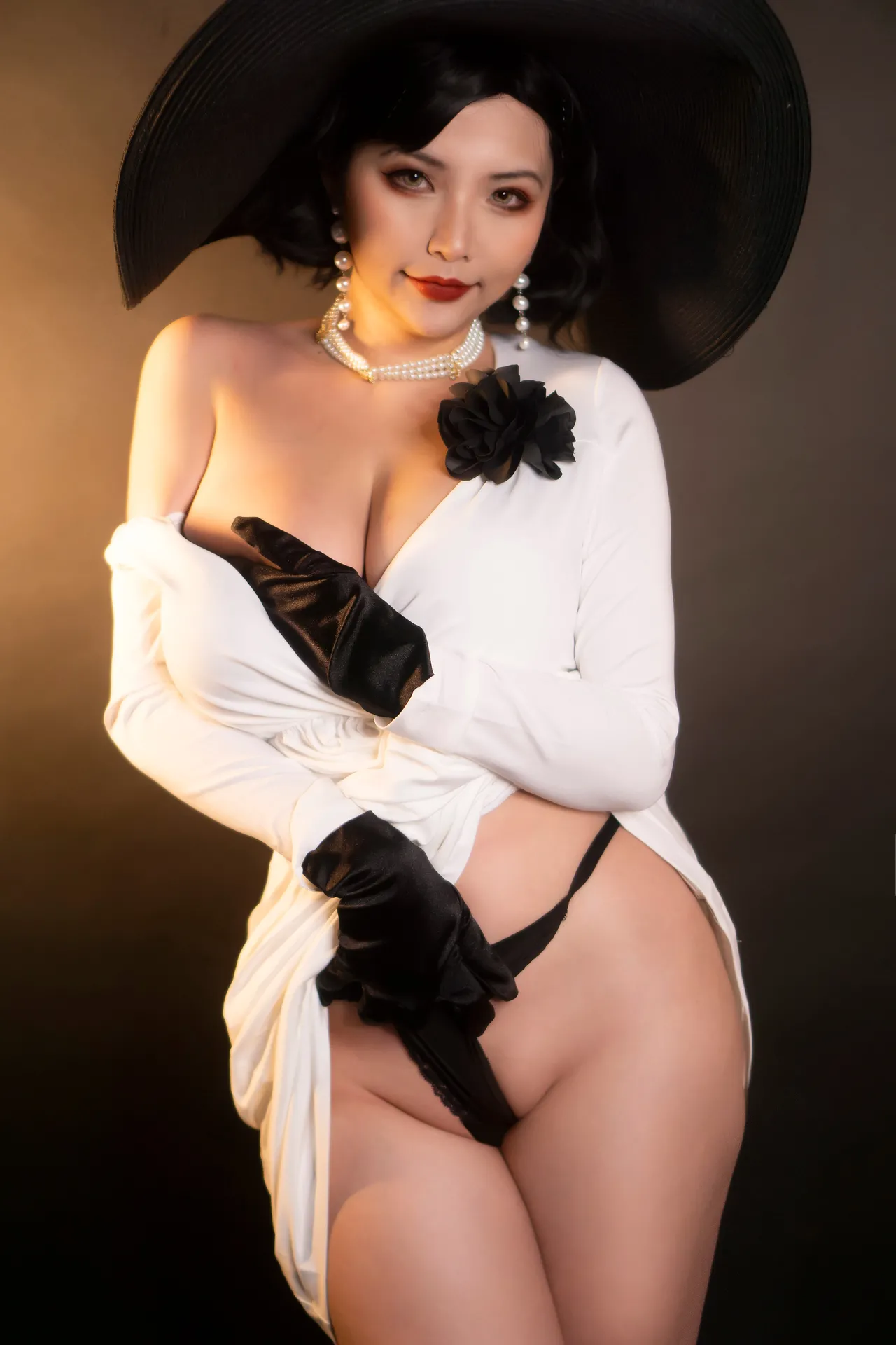 Hana Bunny - Lady Dimitrescu-erohere2.webp